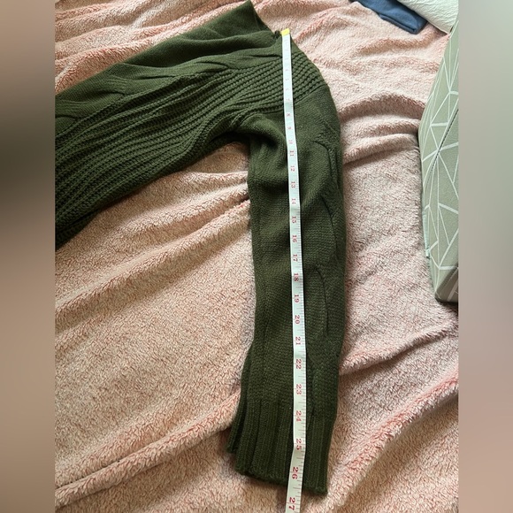 #224 Green knitted sweater - Picture 4 of 5
